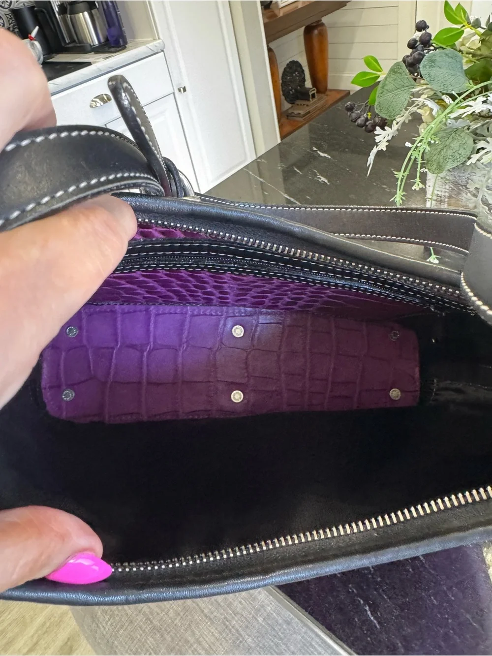 🐊💜Dooney & Bourke Croco Embossed Leather Hobo Shoulder Bag Purple Orchid Black - Picture 7 of 14